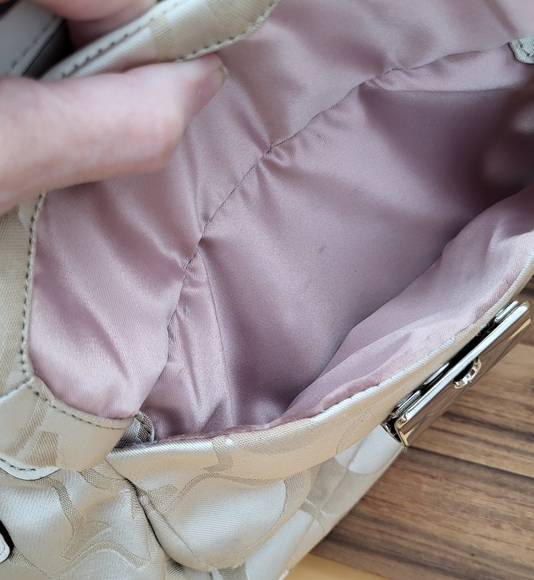 Coach Cream & Beige Bag, Detachable Strap, Double Zip Closure, VERY Substantial - Picture 8 of 12